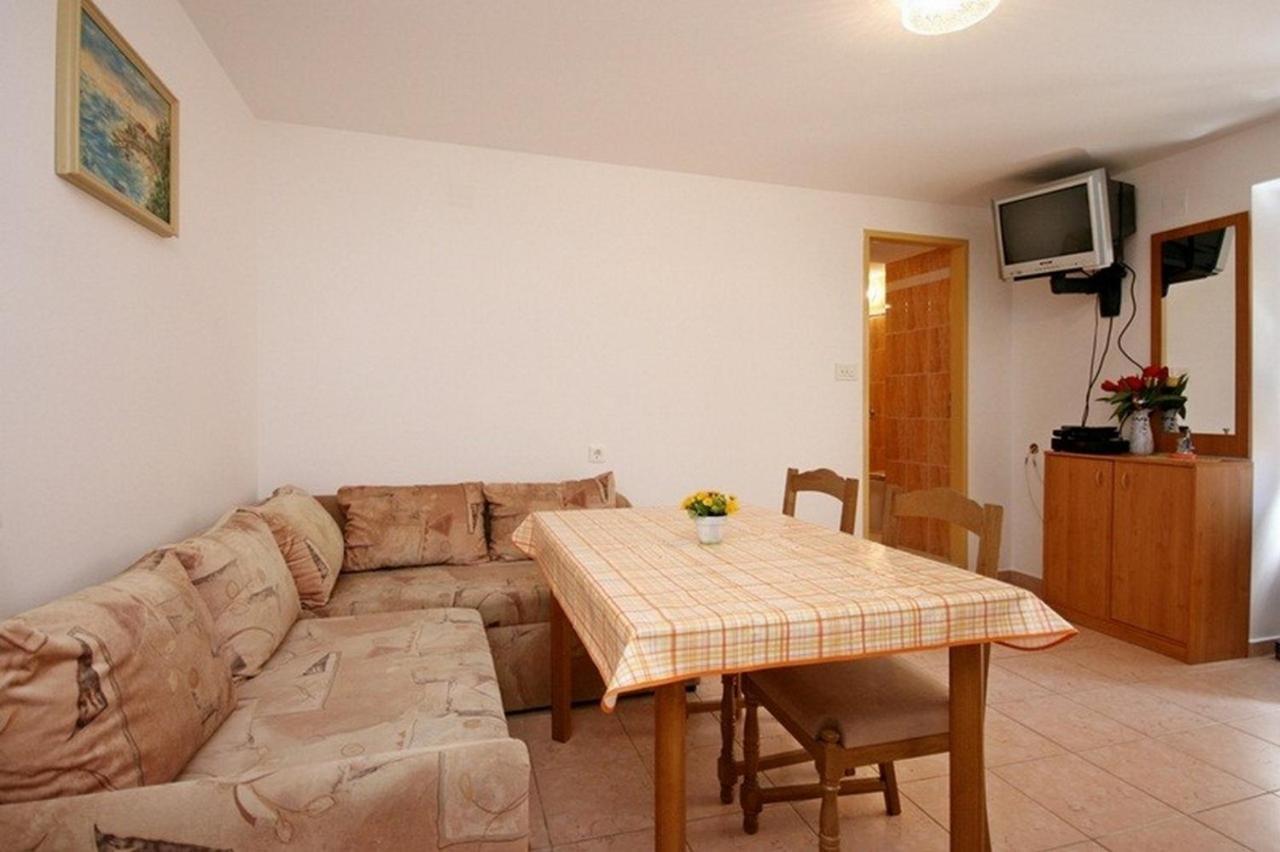 Apartments Slavko Baška Екстериор снимка