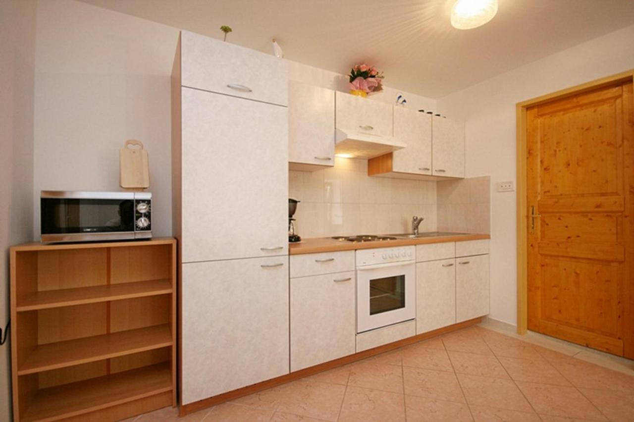 Apartments Slavko Baška Екстериор снимка