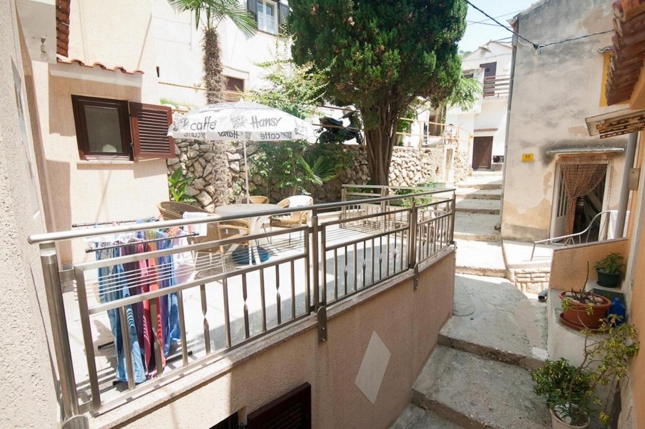 Apartments Slavko Baška Екстериор снимка
